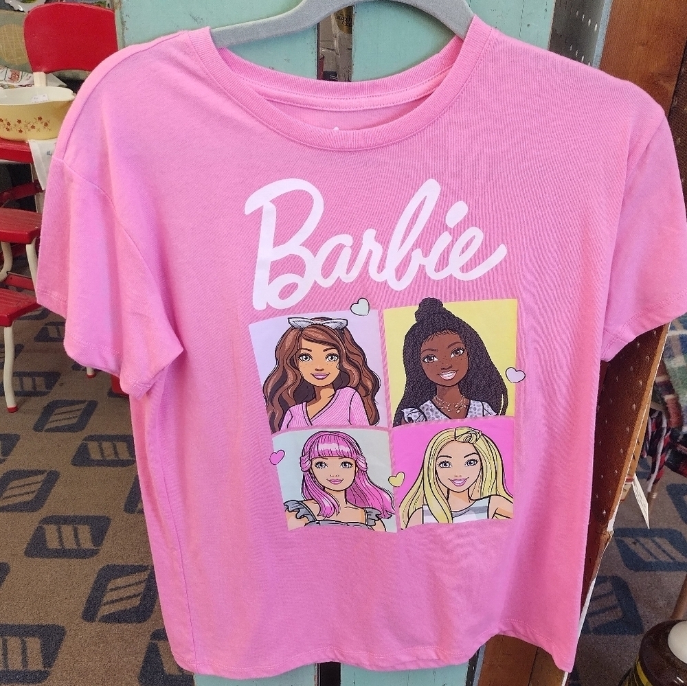 😊3/$12 Barbie Pink Graphic T-Shirt, Like New!